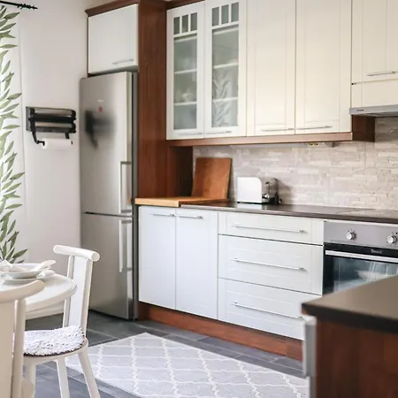 Modern Flat With Balcony By Booklapland Apartamento *