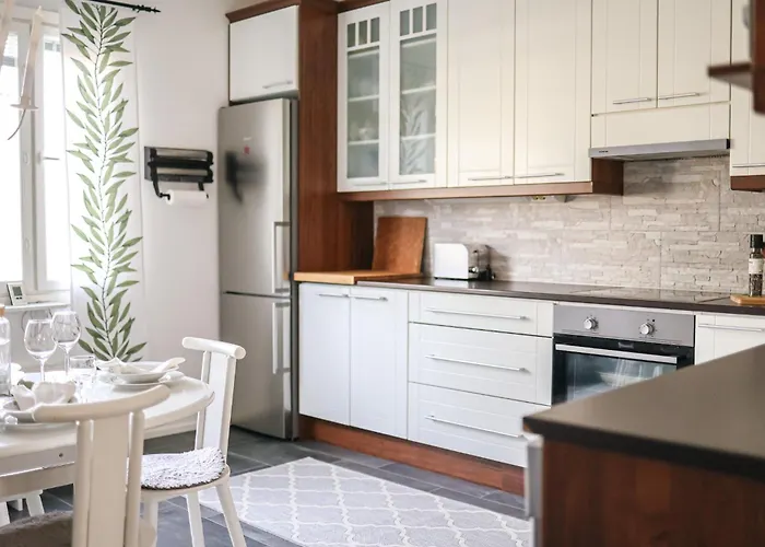 Modern Flat With Balcony By Booklapland Appartamento *